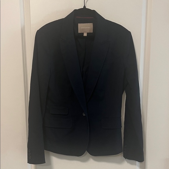 Banana Republic Jackets & Blazers - Banana Republic Midnight dark Blue Blazer, 97%Cotton, 3% spandex.